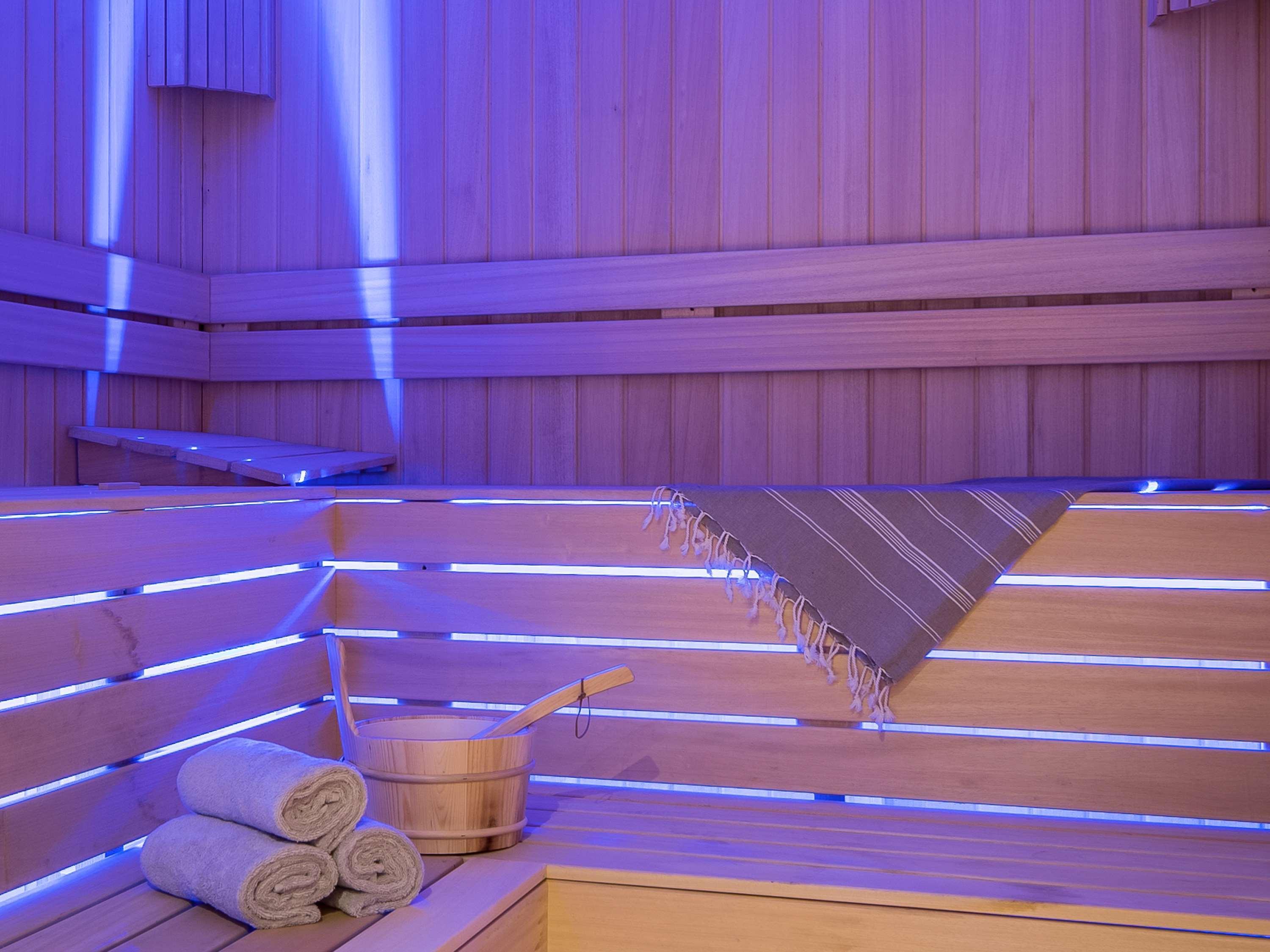 โนโวเทล อิสตันบูล บอสฟอรัส Hotel ภายนอก รูปภาพ A modern Finnish sauna