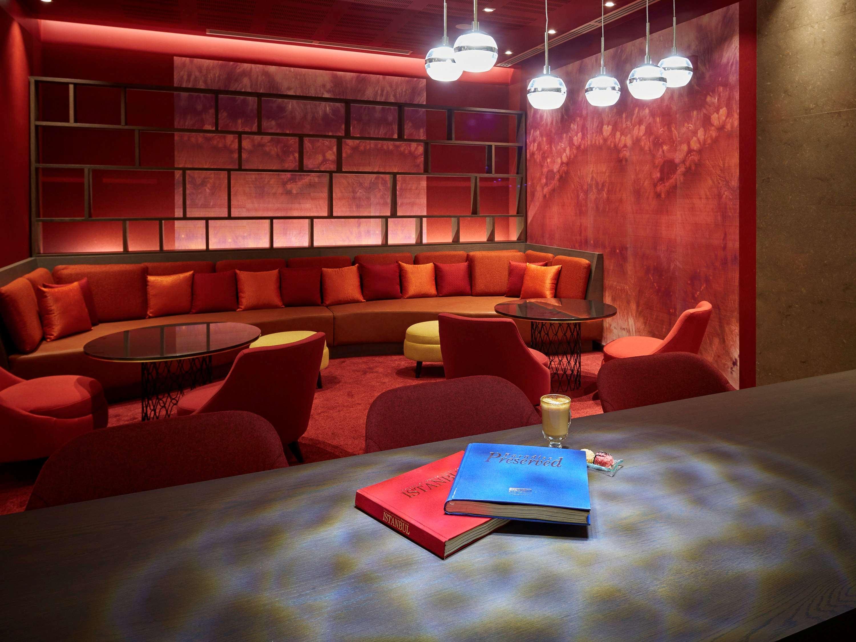 โนโวเทล อิสตันบูล บอสฟอรัส Hotel ภายนอก รูปภาพ The interior of the lounge