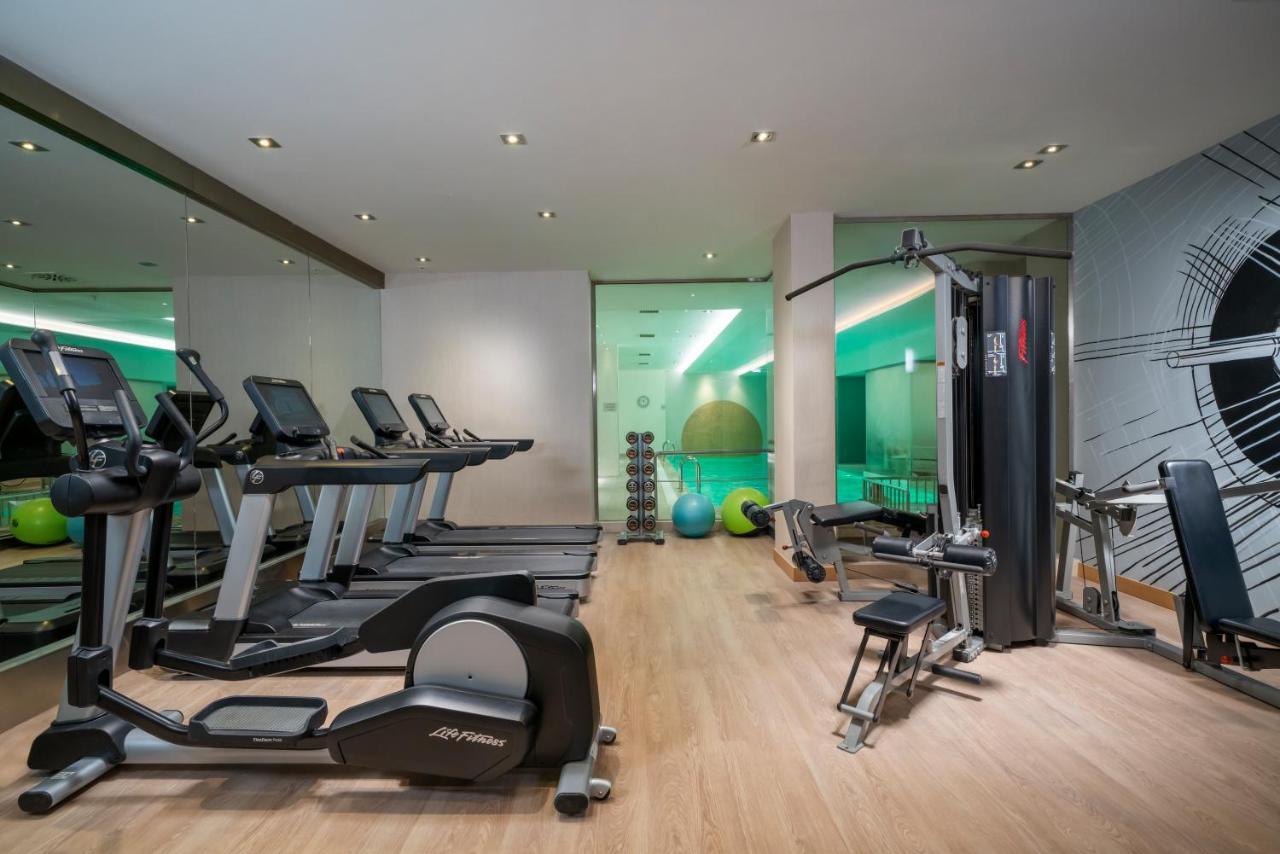 โนโวเทล อิสตันบูล บอสฟอรัส Hotel ภายนอก รูปภาพ The gym at the hotel