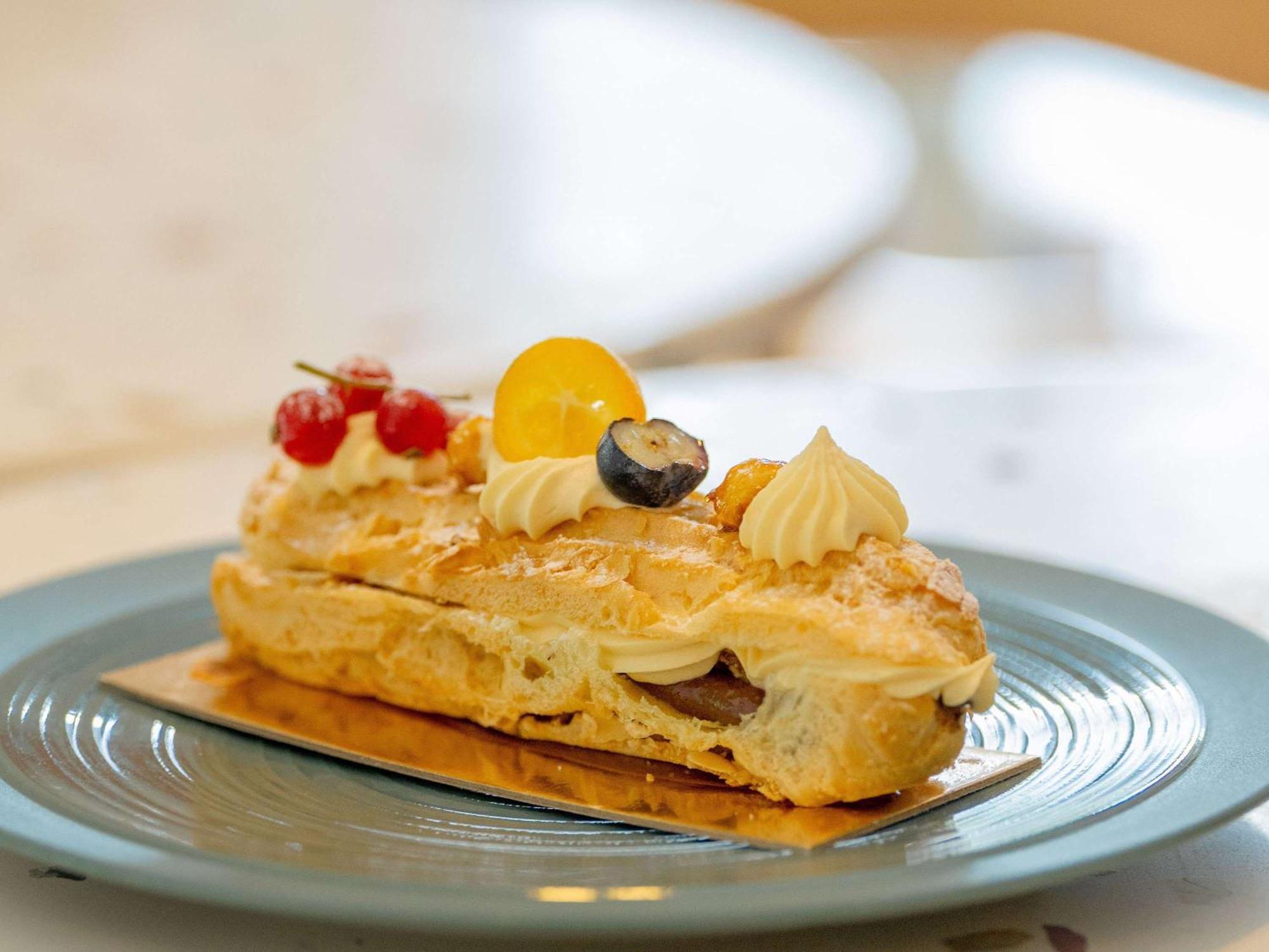 โนโวเทล อิสตันบูล บอสฟอรัส Hotel ภายนอก รูปภาพ A slice of cassata