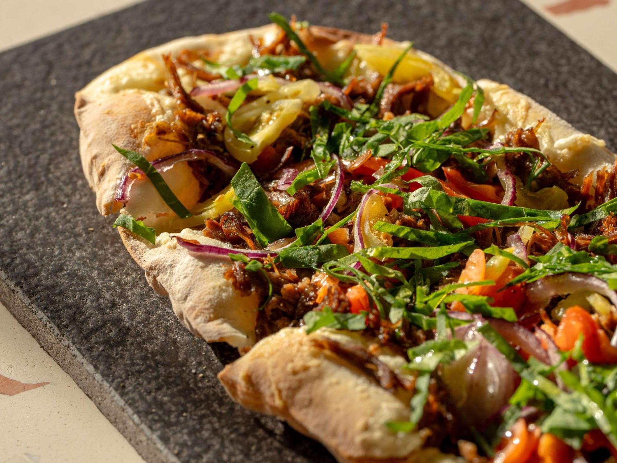 โนโวเทล อิสตันบูล บอสฟอรัส Hotel ภายนอก รูปภาพ Naan pizza