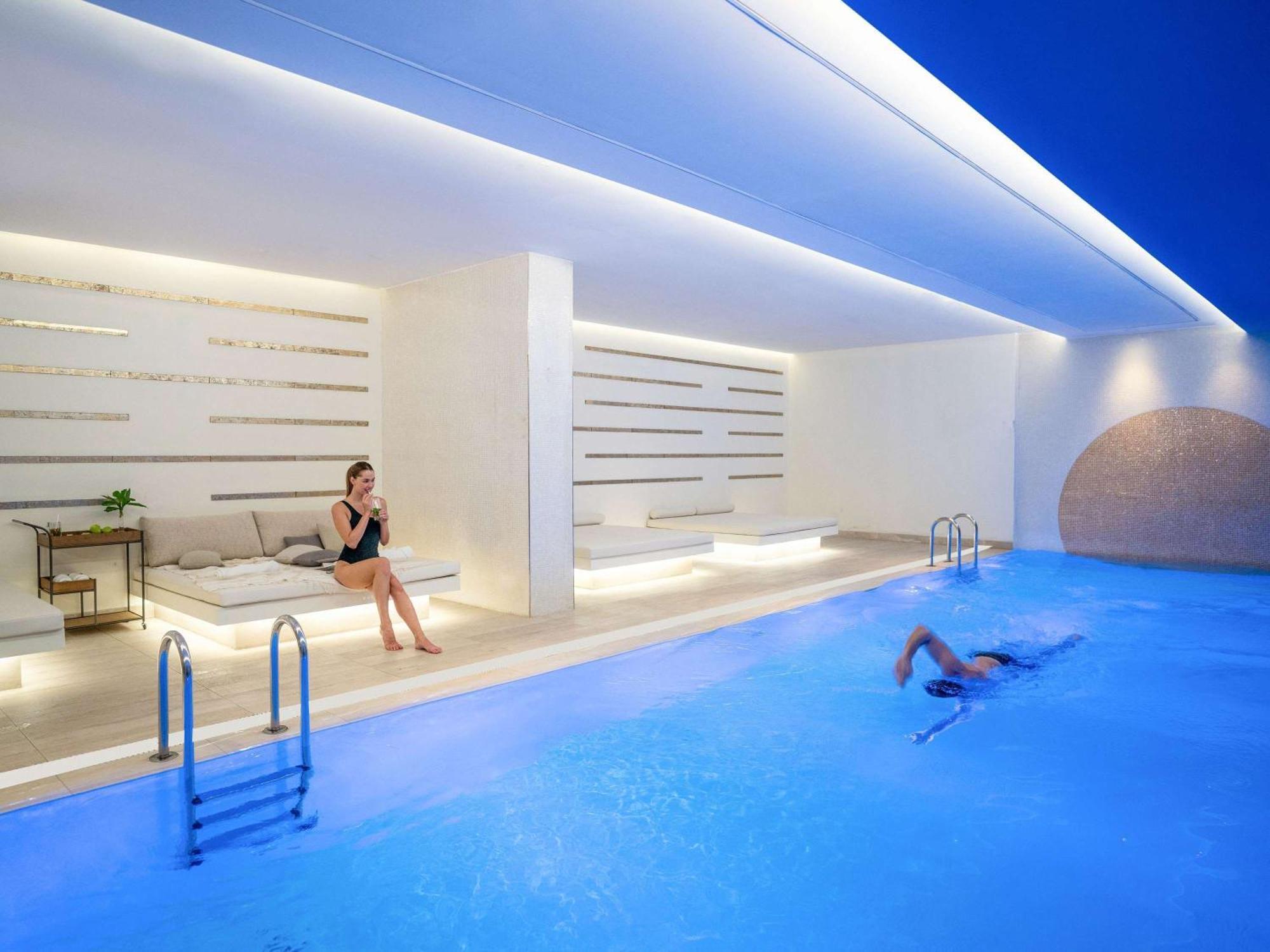 โนโวเทล อิสตันบูล บอสฟอรัส Hotel ภายนอก รูปภาพ The Spa at The Westin Palace, Madrid