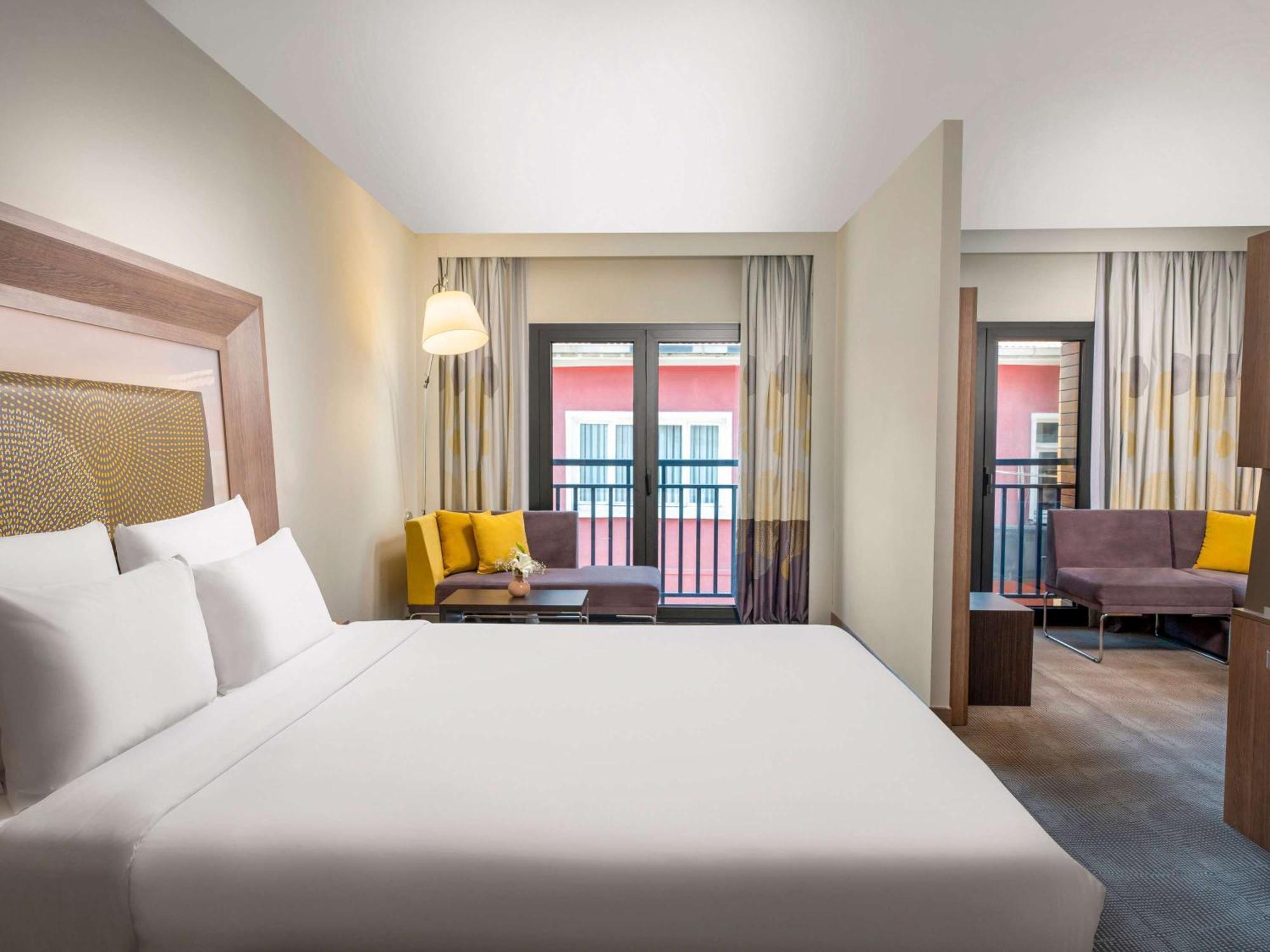 โนโวเทล อิสตันบูล บอสฟอรัส Hotel ภายนอก รูปภาพ A room at the hotel
