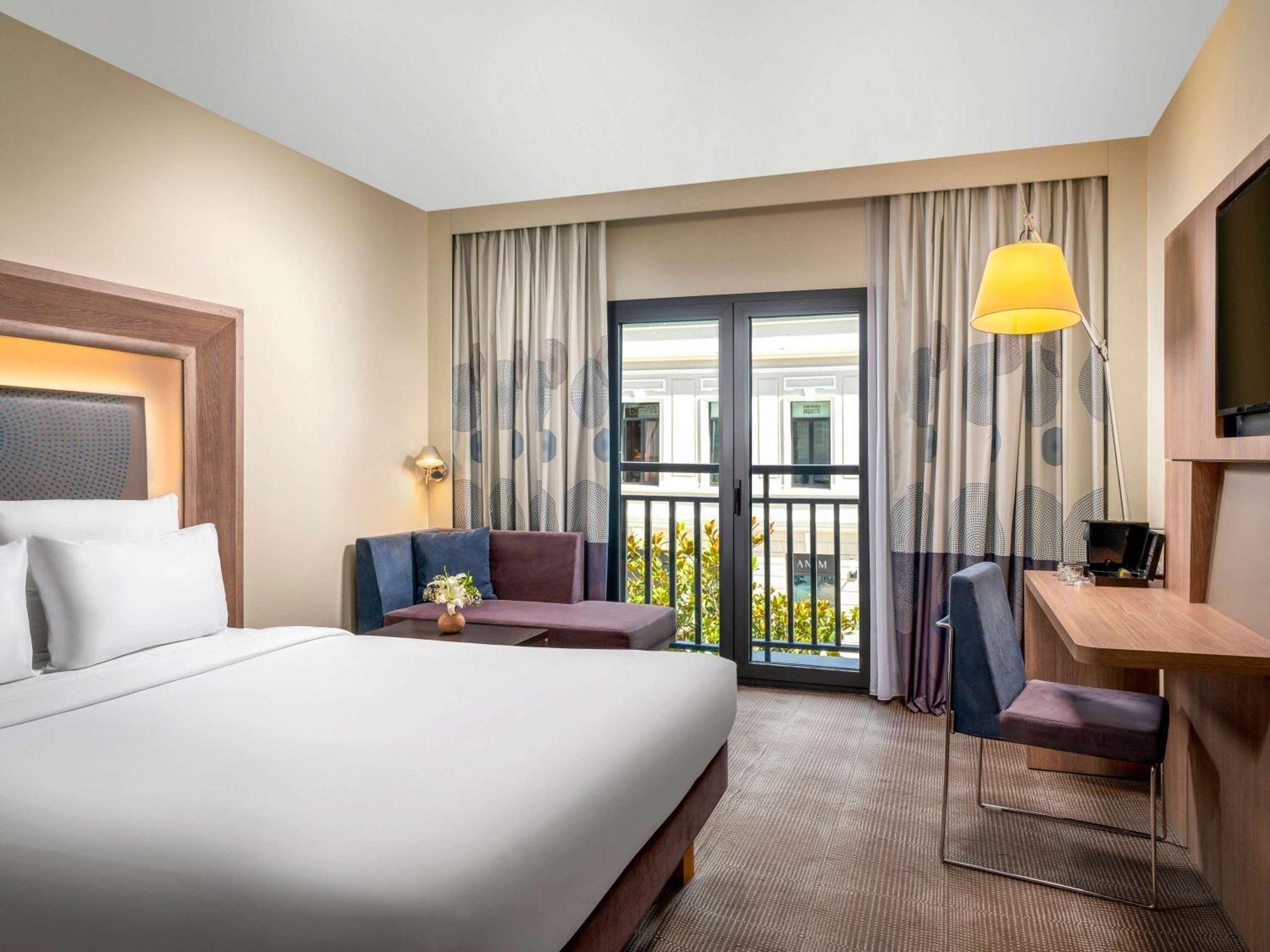 โนโวเทล อิสตันบูล บอสฟอรัส Hotel ภายนอก รูปภาพ A typical room at the hotel