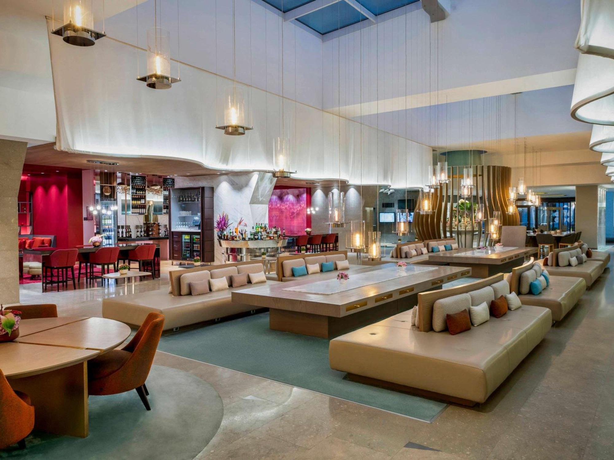 โนโวเทล อิสตันบูล บอสฟอรัส Hotel ภายนอก รูปภาพ The lobby of the hotel